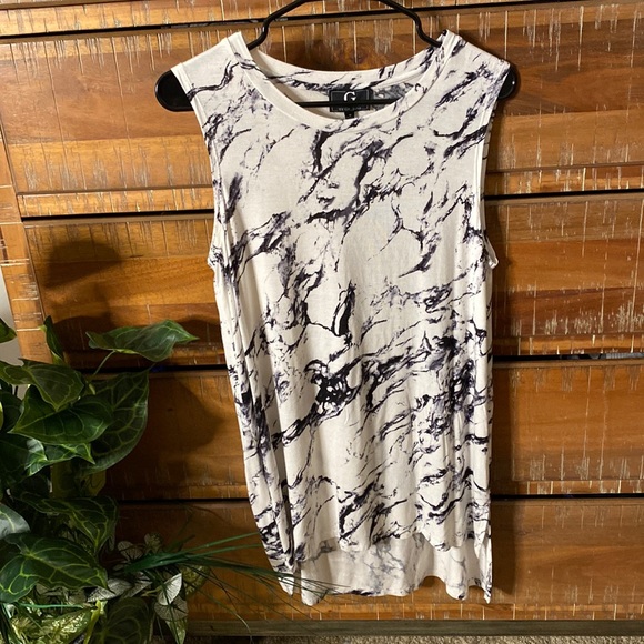 Long Sleeveless Top - Picture 2 of 5